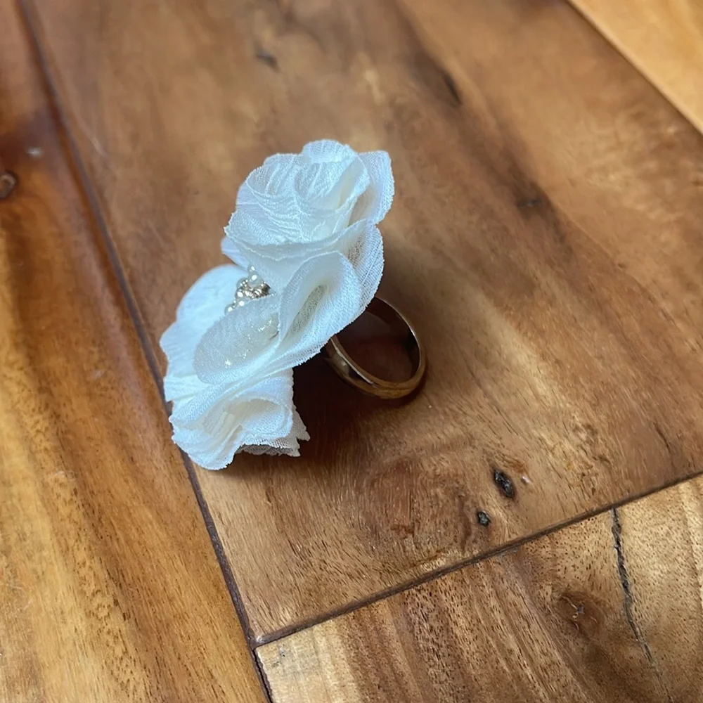 Ring - Picture 2 of 2